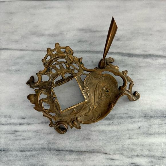 Vintage Solid Brass Art Nouveau Style Inkwell Footed Ornate Victorian Desk Gold - Picture 4 of 7